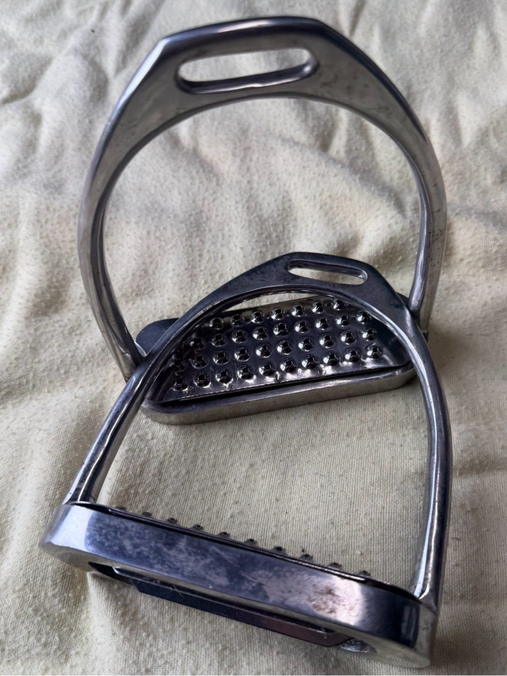 4.5” stirrup irons